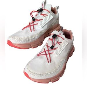 On Cloud shoe size 7.5 women